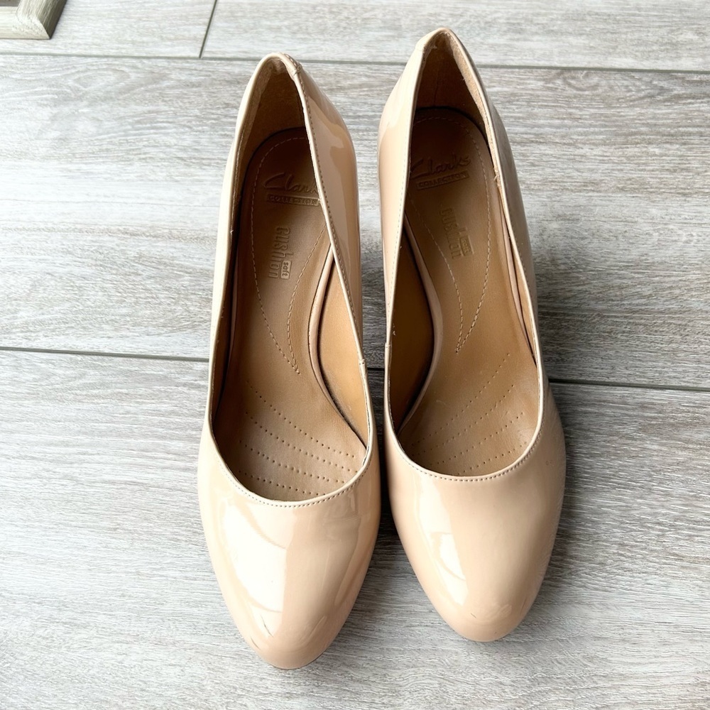 Clarks Soft Cushion Patent Leather Round Toe Pumps - Picture 3 of 16